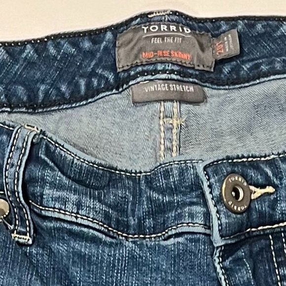 Torrid Vintage Stretch Mid-Rise Skinny Jean - Picture 7 of 9